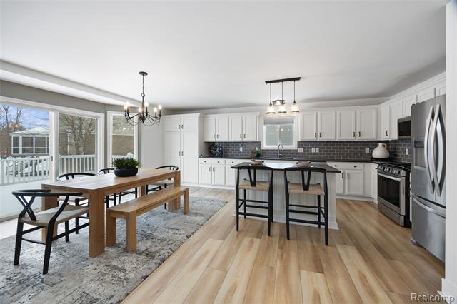 Builiding view seven for 57351 Blossom Valley, New Hudson, MI. 48165