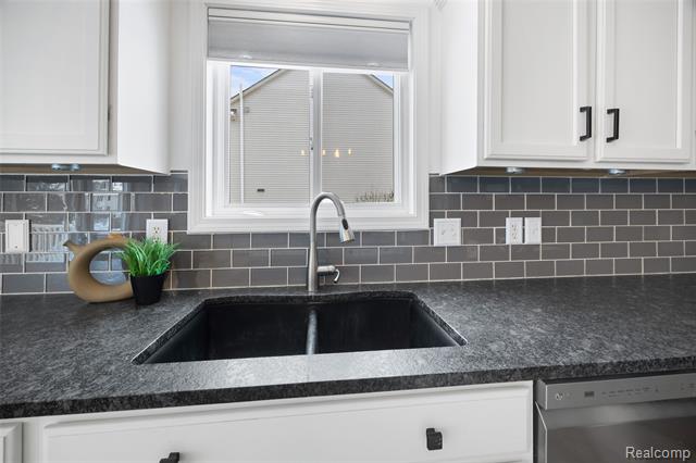 Builiding view ten for 57351 Blossom Valley, New Hudson, MI. 48165