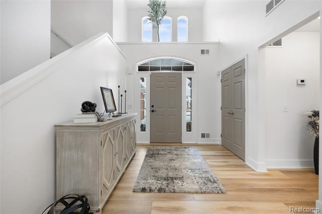 Builiding view two for 57351 Blossom Valley, New Hudson, MI. 48165