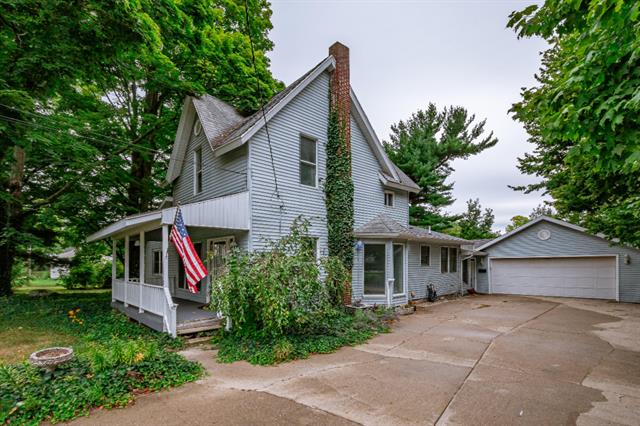 front view for 813 Park Shore Drive, Cassopolis, Mi. 49031