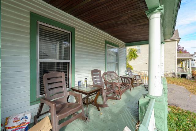 Builiding view nine for 416 Bellevue, Kalamazoo, MI. 49007