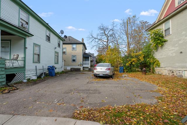 Builiding view ten for 416 Bellevue, Kalamazoo, MI. 49007