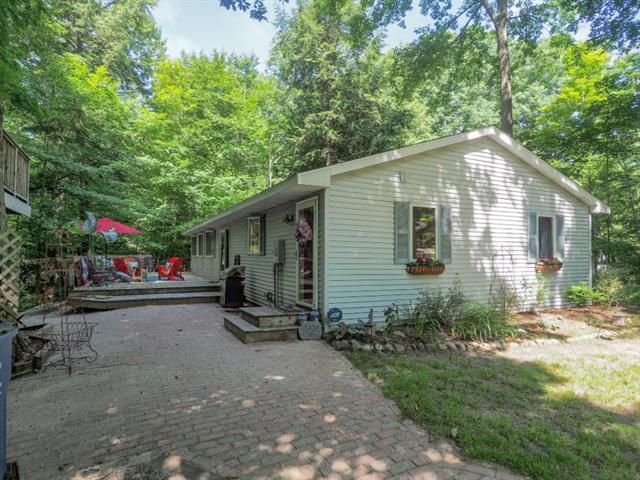 front view for 7118 Maple Avenue, South Haven, Mi. 49090