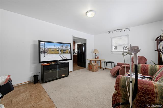 Builiding view eleven for 215 Ainsworth, Ypsilanti, MI. 48197