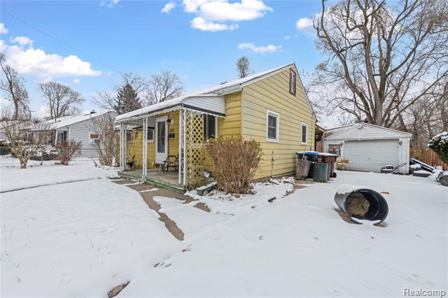 Builiding view four for 215 Ainsworth, Ypsilanti, MI. 48197