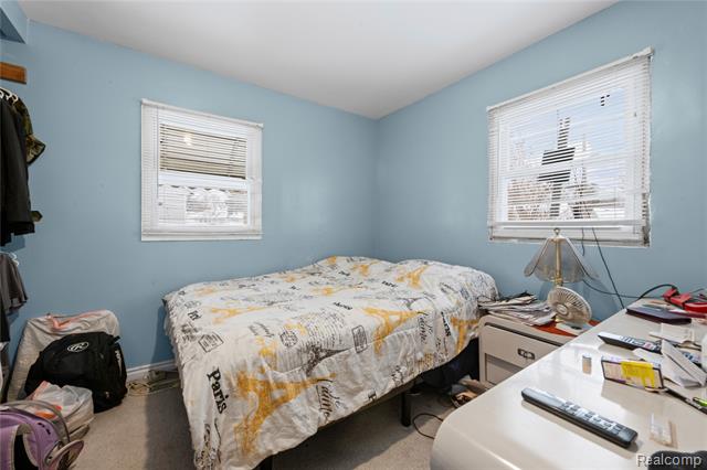 Builiding view seventeen for 215 Ainsworth, Ypsilanti, MI. 48197