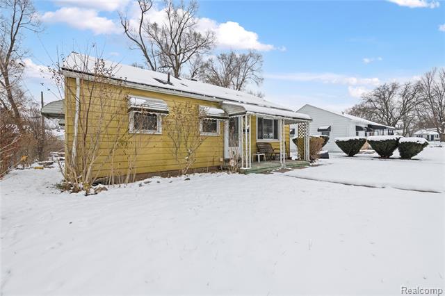 Builiding view six for 215 Ainsworth, Ypsilanti, MI. 48197