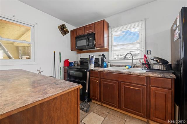 Builiding view thirteen for 215 Ainsworth, Ypsilanti, MI. 48197