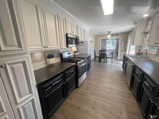 Builiding view eighteen for 14960 Dixie, Monroe, MI. 48161