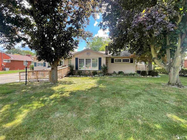 Builiding view one for 14960 Dixie, Monroe, MI. 48161