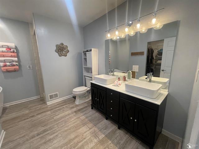 Builiding view twenty eight for 14960 Dixie, Monroe, MI. 48161