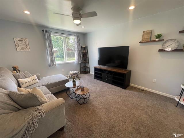 Builiding view twenty nine for 14960 Dixie, Monroe, MI. 48161