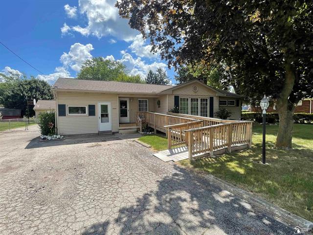 Builiding view two for 14960 Dixie, Monroe, MI. 48161