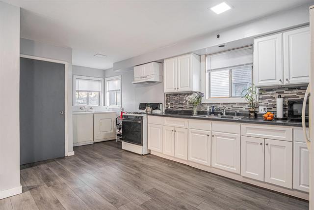 Builiding view nine for 1040 Madison, Grand Rapids, MI. 49507