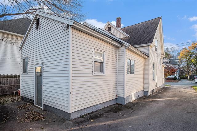 Builiding view nineteen for 1040 Madison, Grand Rapids, MI. 49507