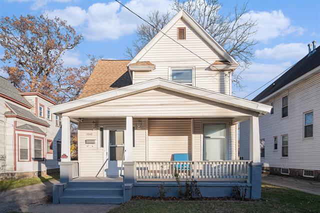 Builiding view one for 1040 Madison, Grand Rapids, MI. 49507