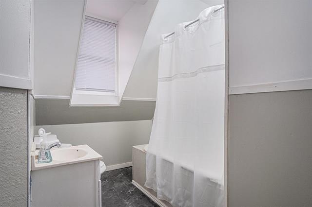 Builiding view seventeen for 1040 Madison, Grand Rapids, MI. 49507