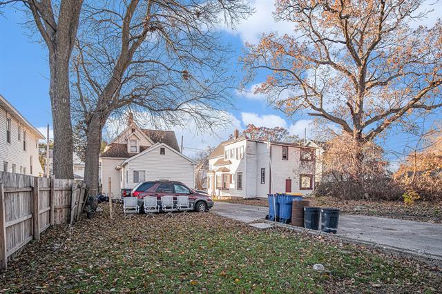 Builiding view twenty for 1040 Madison, Grand Rapids, MI. 49507