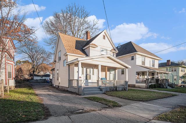 Builiding view two for 1040 Madison, Grand Rapids, MI. 49507