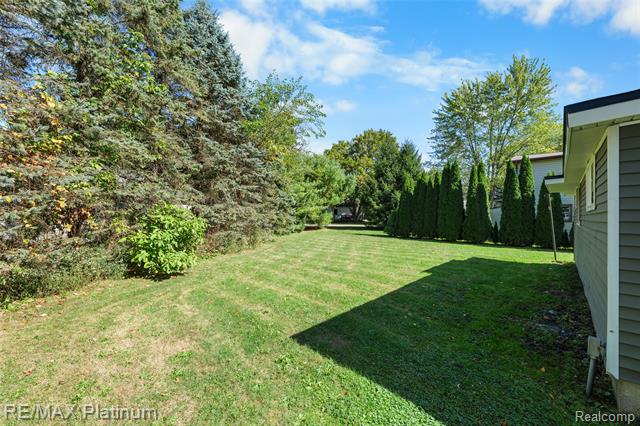 Builiding view fourteen for 1605 Hughes, Brighton, MI. 48114