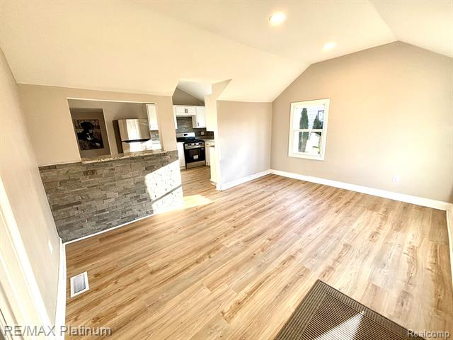 Builiding view two for 1605 Hughes, Brighton, MI. 48114