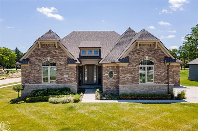 Builiding view two for 16818 Glenhurst Drive, Macomb, MI. 48044