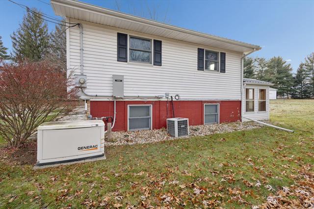 Builiding view thirty one for 1622 Watkins, Battle Creek, MI. 49015