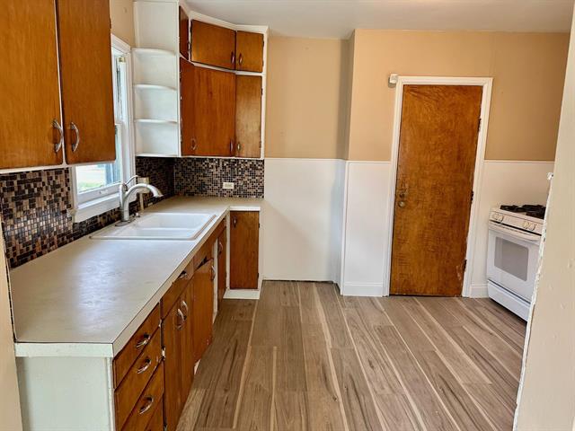 Builiding view seven for 2128 Hoyt, Muskegon, MI. 49444