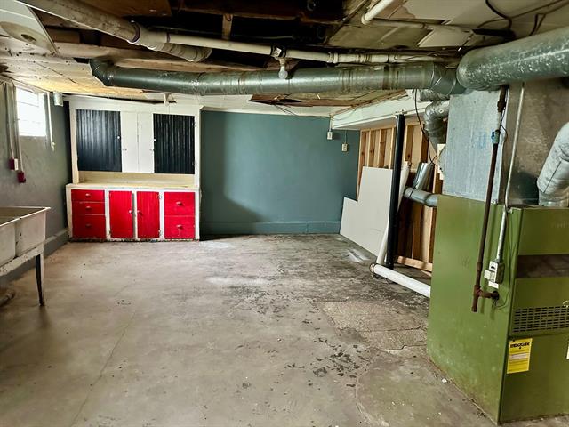 Builiding view seventeen for 2128 Hoyt, Muskegon, MI. 49444