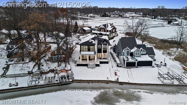 Builiding view thirty two for 13281 Haddon, Fenton, MI. 48430