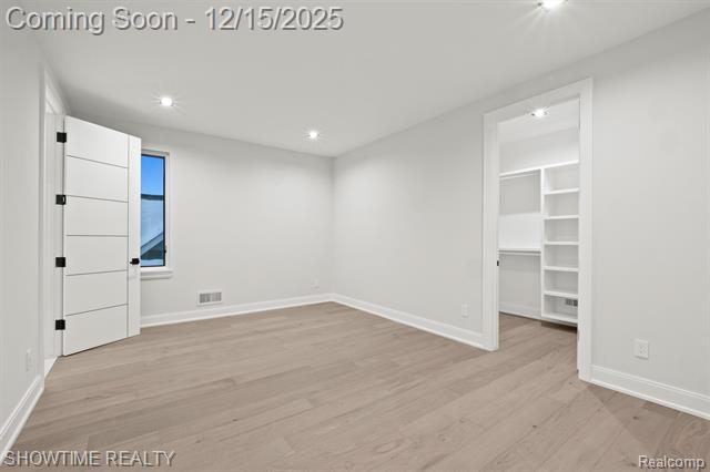 Builiding view twenty seven for 13281 Haddon, Fenton, MI. 48430