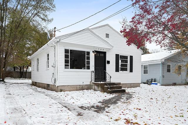 front view for 1762 Alto Avenue Se, Grand Rapids, Mi. 49507