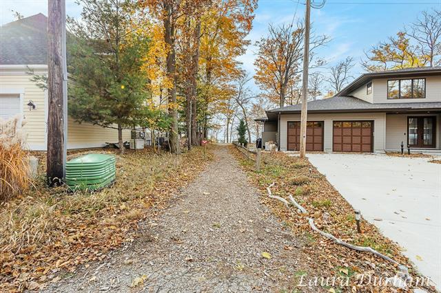 Builiding view forty for 408 Park, Douglas, MI. 49406