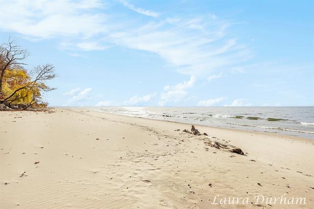 Builiding view two for 408 Park, Douglas, MI. 49406