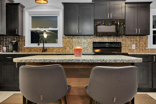 Builiding view six for 117 Fairview, Niles, MI. 49120