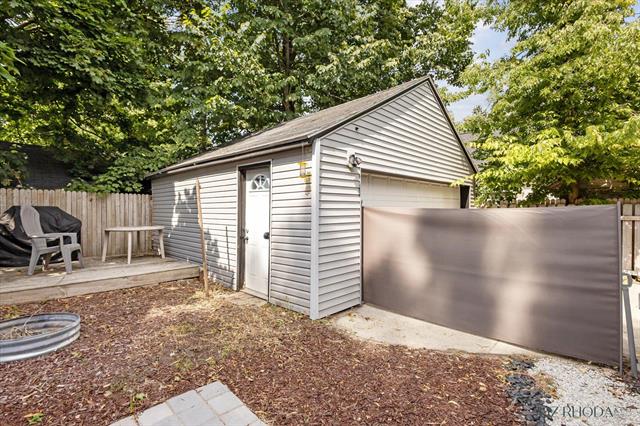 Builiding view thirty seven for 509 Diamond, Grand Rapids, MI. 49506