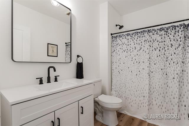 Builiding view seventeen for 1828 Willard, Grand Rapids, MI. 49507