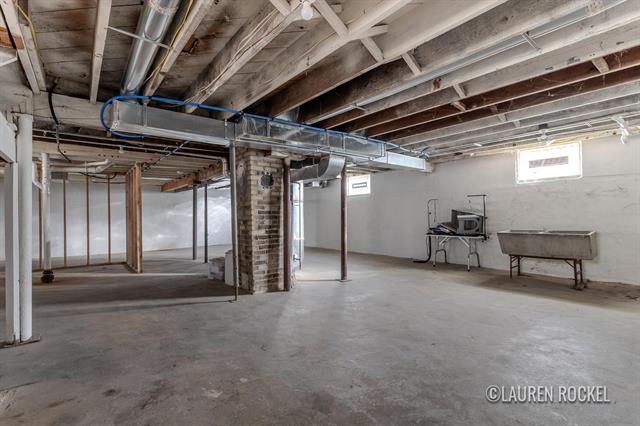 Builiding view thirty three for 1828 Willard, Grand Rapids, MI. 49507