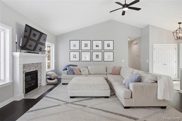 Builiding view eight for 2430 Judah, Lake Orion, MI. 48359