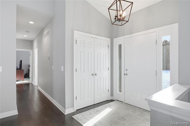 Builiding view four for 2430 Judah, Lake Orion, MI. 48359