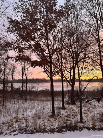 Builiding view thirty for 2430 Judah, Lake Orion, MI. 48359