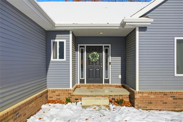 Builiding view three for 2430 Judah, Lake Orion, MI. 48359