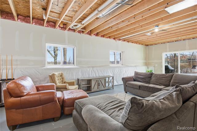 Builiding view twenty four for 2430 Judah, Lake Orion, MI. 48359