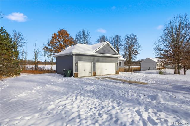 Builiding view twenty nine for 2430 Judah, Lake Orion, MI. 48359