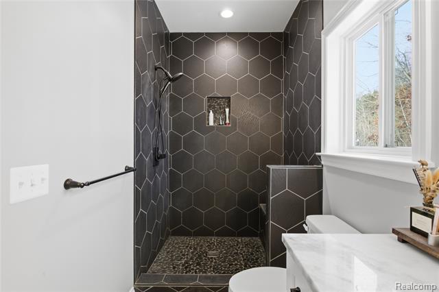 Builiding view twenty three for 2430 Judah, Lake Orion, MI. 48359