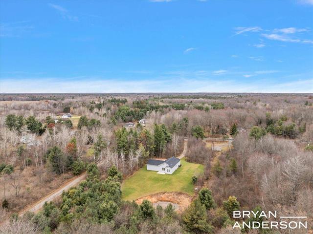 Builiding view forty for 2555 River, Muskegon, MI. 49445