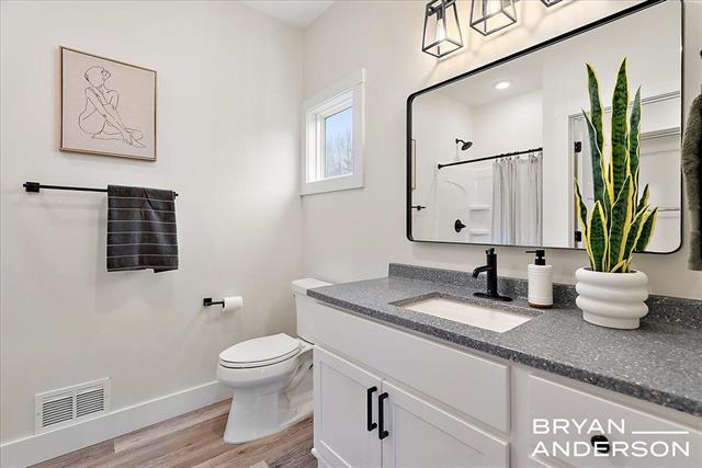 Builiding view nineteen for 2555 River, Muskegon, MI. 49445