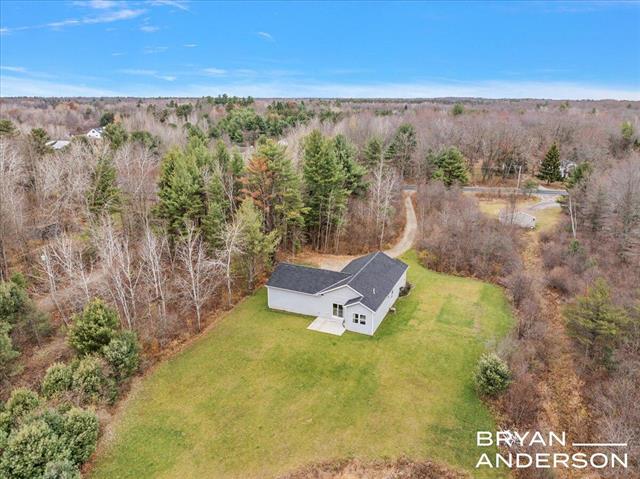 Builiding view thirty nine for 2555 River, Muskegon, MI. 49445