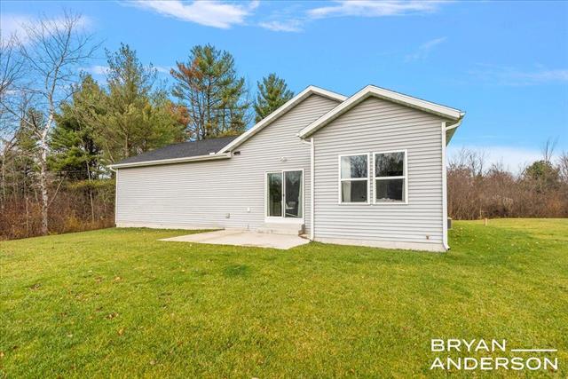 Builiding view thirty for 2555 River, Muskegon, MI. 49445