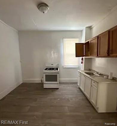 Builiding view fifteen for 9755 Nardin, Detroit, MI. 48204